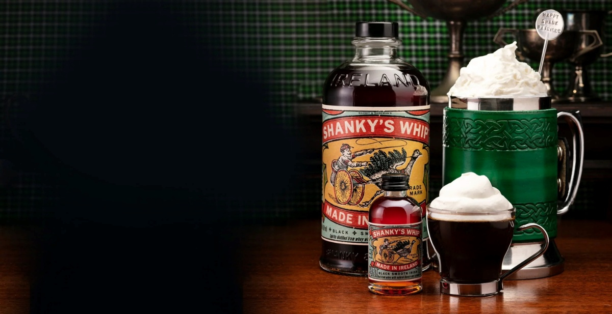 Shankys Shankys Whip Black Irish Whisky Liqueur + 4 Vasos