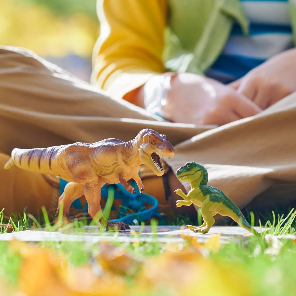Figura Realista Tiranosaurio Rex Bebé Dino Dana Safari Trex