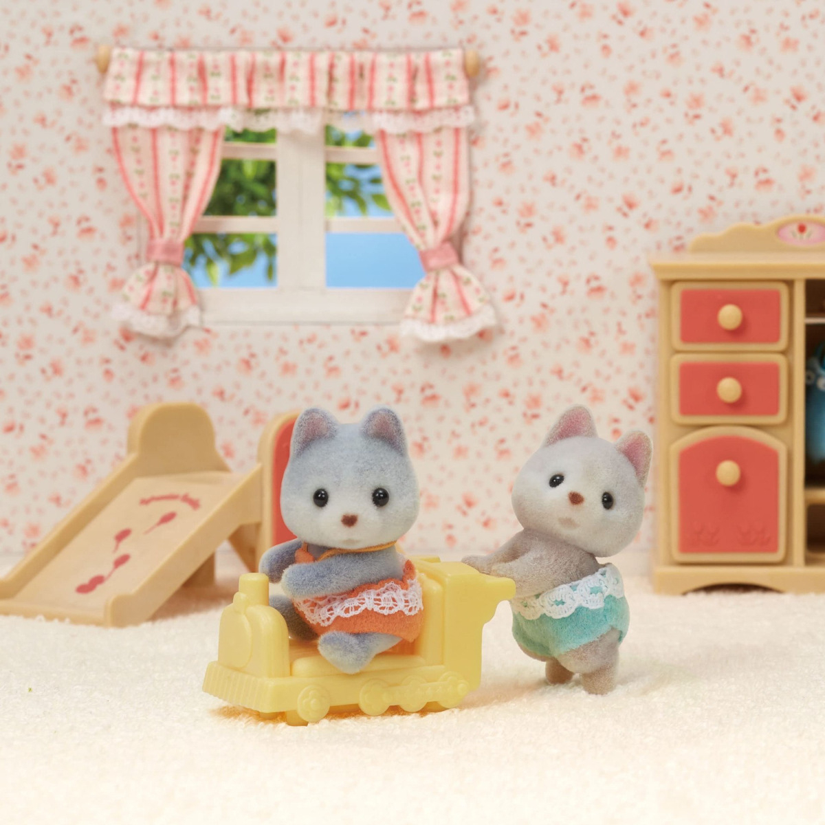 Sylvanian Families Gemelos Bebe Husky Tren Muñeco Juguete Tx