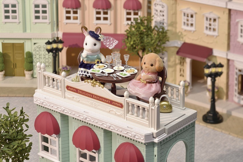 Sylvanian Families Restaurante Set Juguete + Accesorios Tx