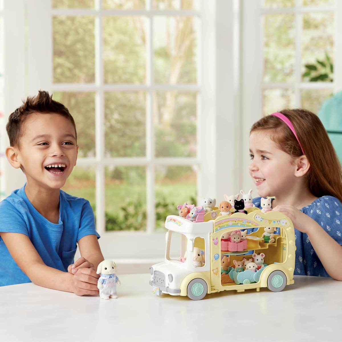 Autobús Guardería Escolar Sylvanian Families Ternuritos Trex