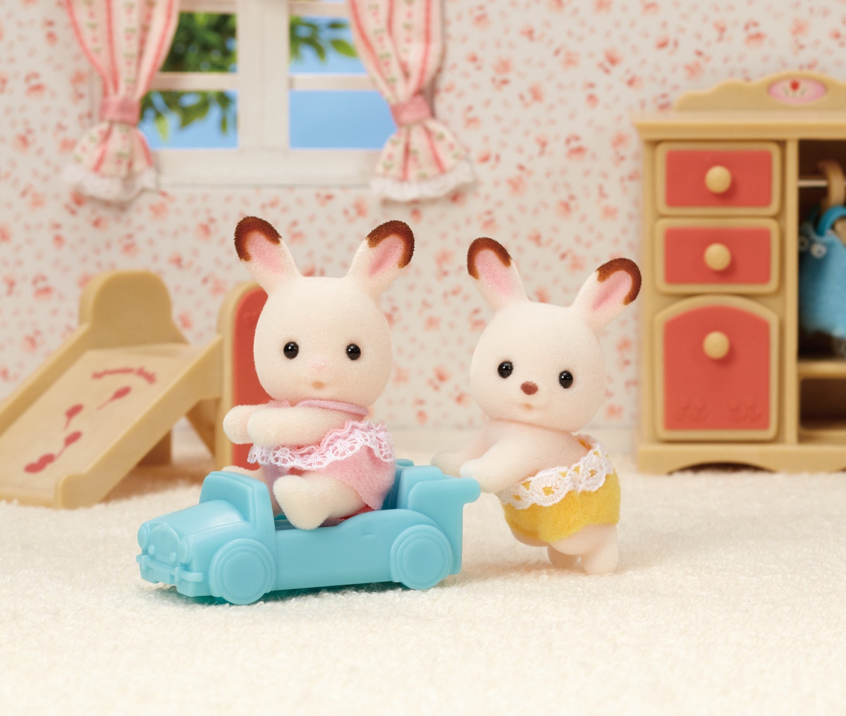 Sylvanian Families Gemelos Conejo Chocolate Muñeco Trex